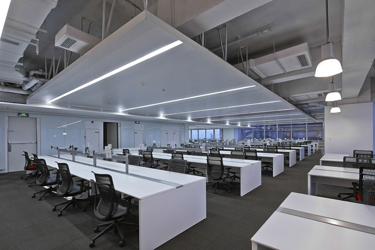 成都時(shí)代一號(hào) 辦公室裝修(圖10) 成都時(shí)代一號(hào) 辦公室裝修(圖10)