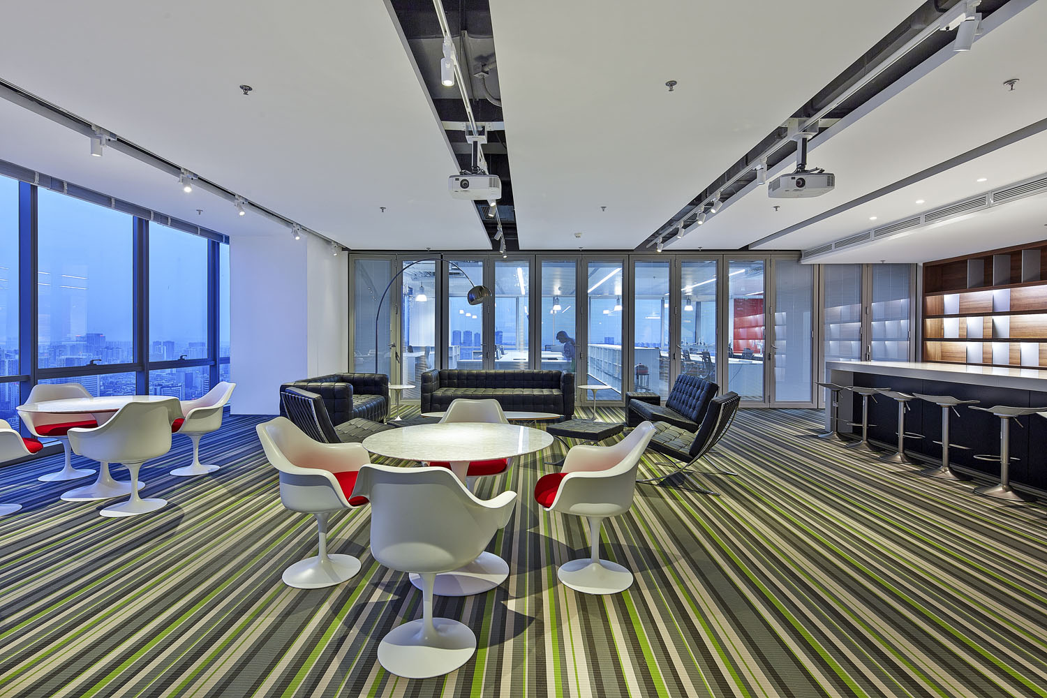 成都時(shí)代一號(hào) 辦公室裝修(圖14) 成都時(shí)代一號(hào) 辦公室裝修(圖14)